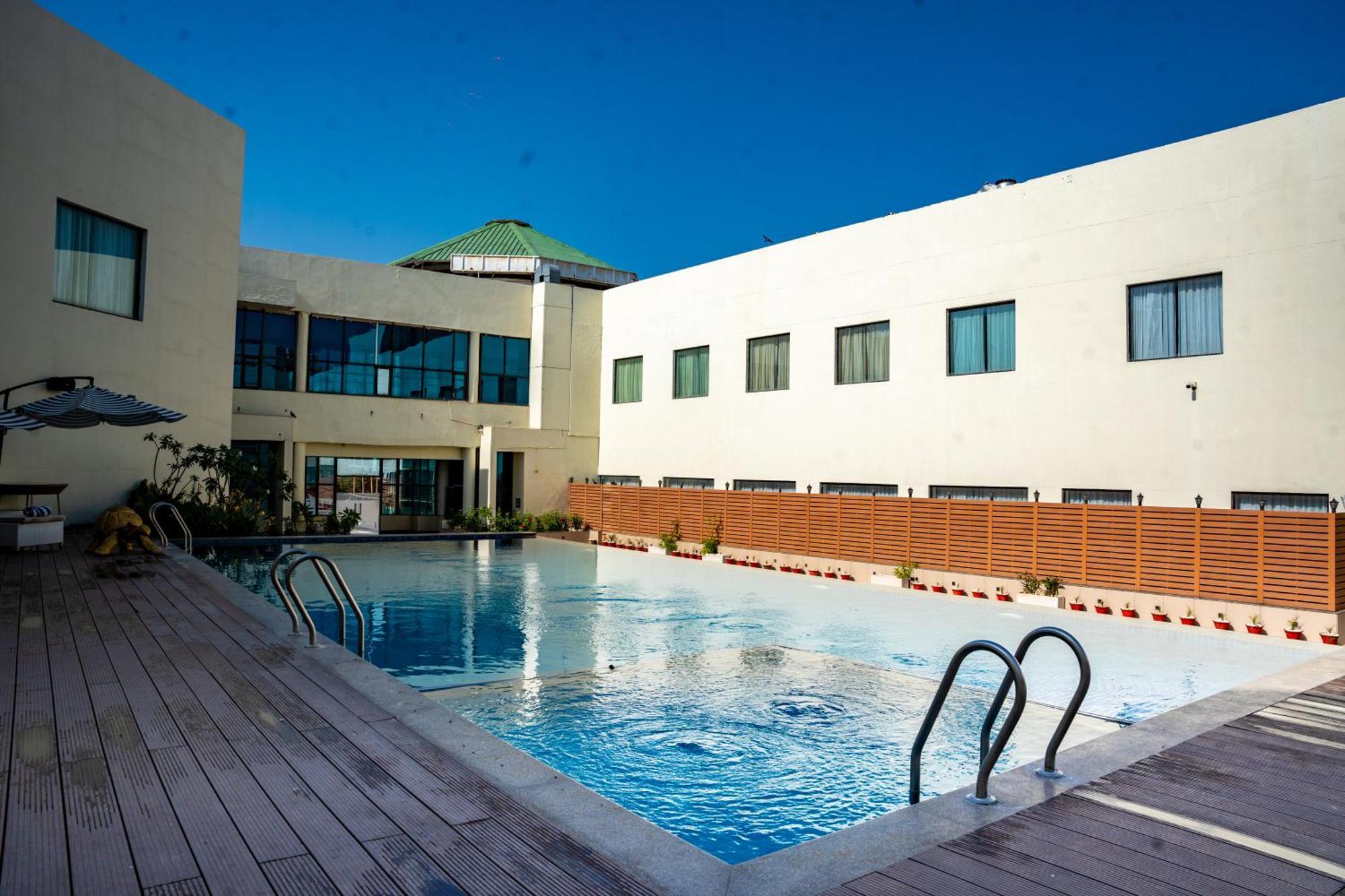 Ramada Ajmer Kishangarh  Exterior foto
